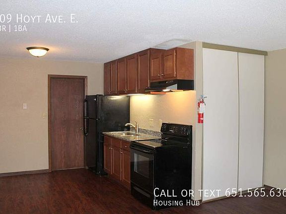 3rd image of 309 Hoyt Ave E