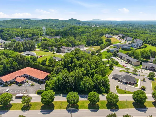 Auburn Ave, Radford, VA 24141
