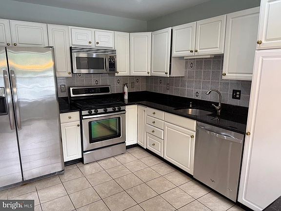 2nd image of 43 Honey Locust Ln
