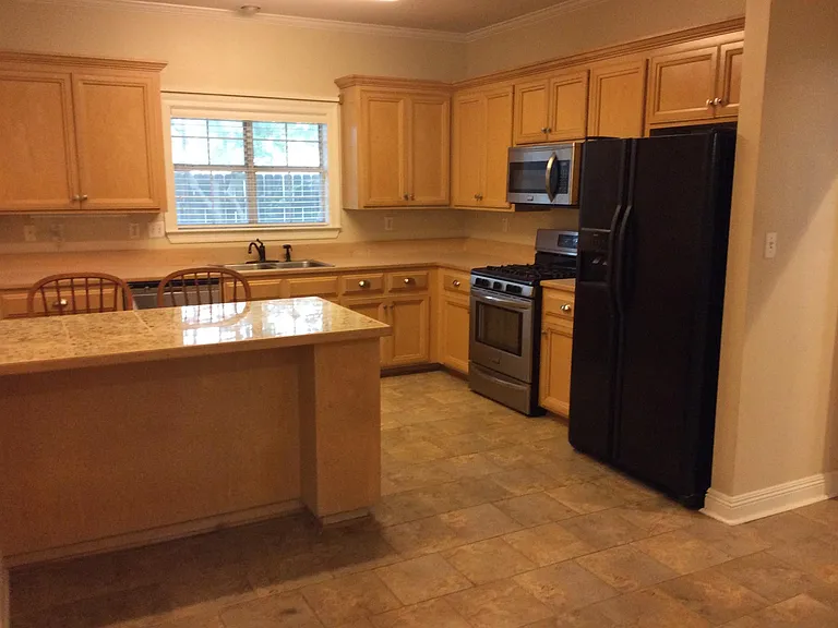 106 Burt Cir — Photo 10