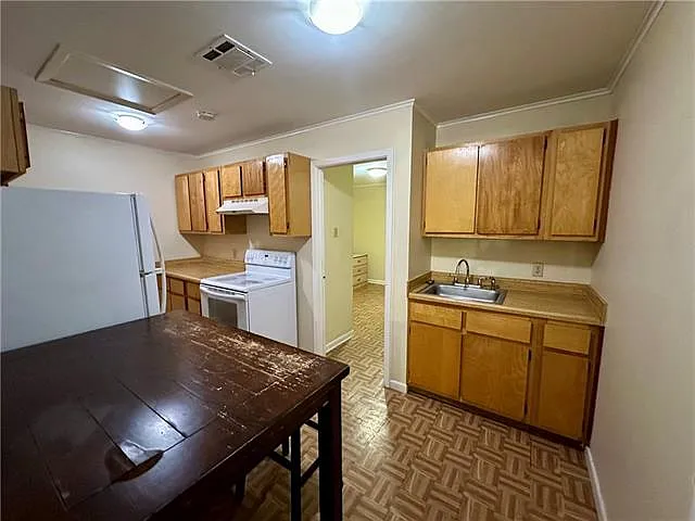 677 Fairlawn Dr — Photo 14