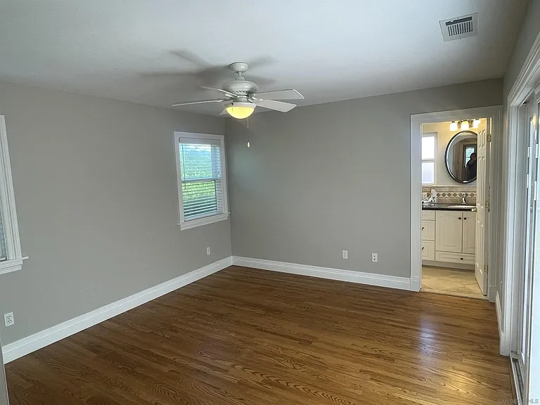 2119 Missouri St — Photo 9
