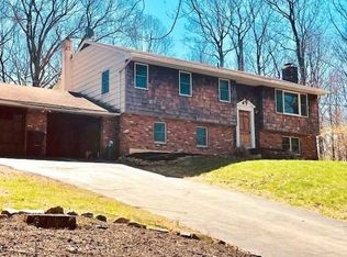 19 Locust Dr, Cold Spring, NY 10516