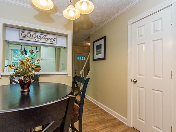 4th image of 709 Garland Cir APT B