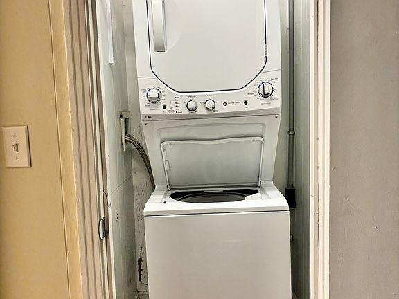 2nd image of 1045 E 10th St APT 204