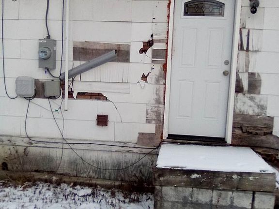 3rd image of 17199 Hamburg St