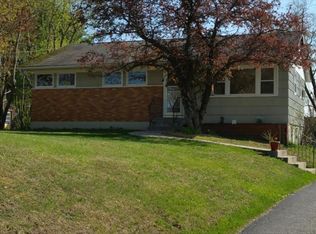 53 Melbourne Rd, Pittsfield, MA 01201