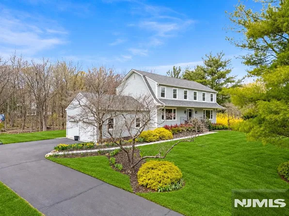 68 Burnwood Lane, Upper Saddle River, NJ 07458