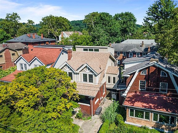 3rd image of 7541 Hutchinson St