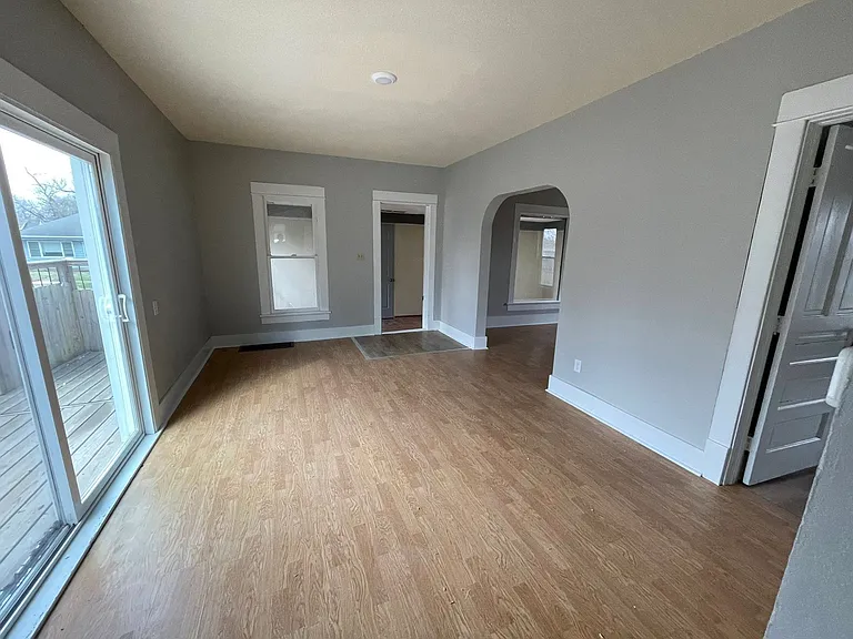 605 SW Walnut St — Photo 7