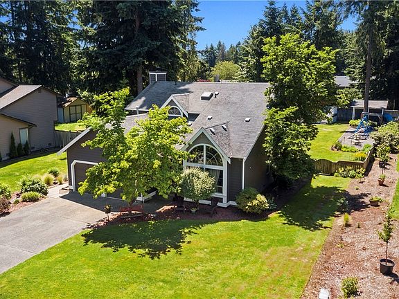 2nd image of 11008 204th Avenue Ct E