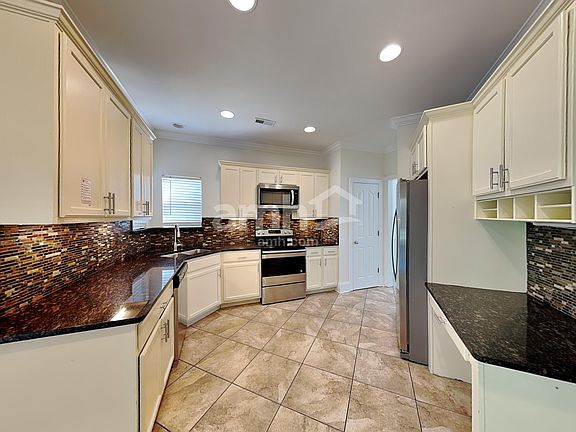 4th image of 2902 Island Point Dr NW