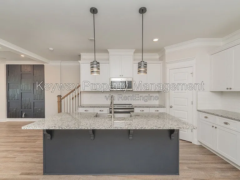 319 Sumac Trl — Photo 7