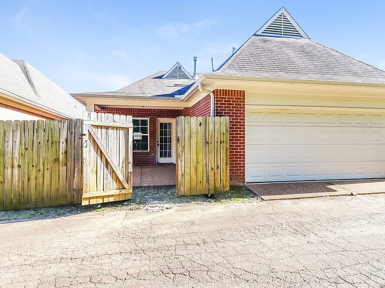 10178 Morning Hill Dr — Photo 16
