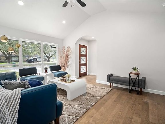 4th image of 2218 Nina Lee Ln