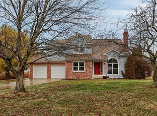 7698 Prairieview Dr, Fishers, IN 46038