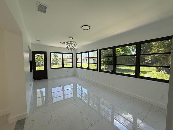3rd image of 9405 NW 74th Street