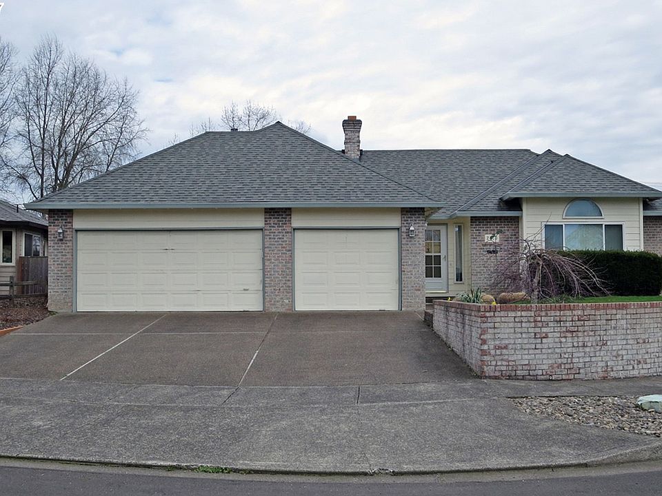1st image of 2010 NE Trisha Dr