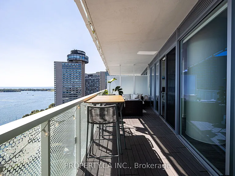 15 Queens Quay E #2203 — Photo 24