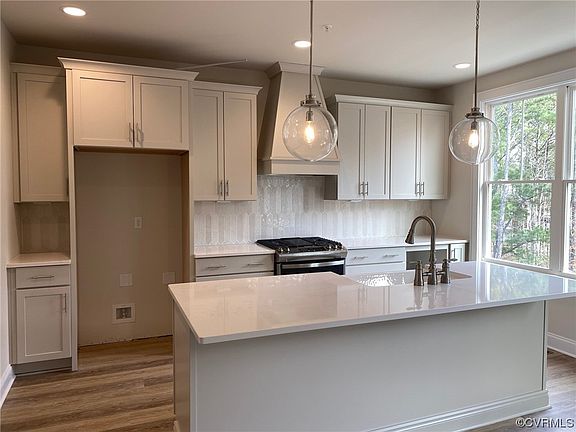 2nd image of 115 Wellie Hill Pl #3B