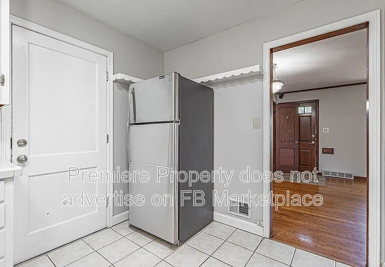 3029 W 74th St — Photo 5