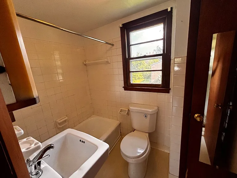 104 Meridith St — Photo 8