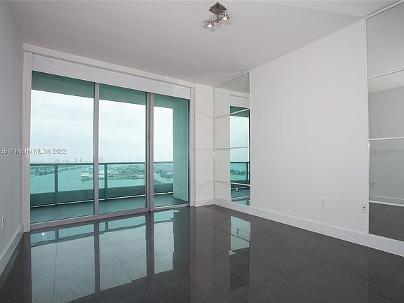 3rd image of 900 Biscayne Blvd APT 2906