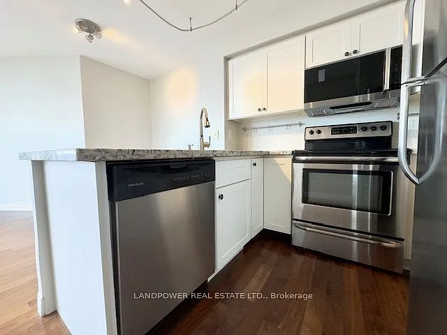 28 Harrison Garden Blvd #2005 — Photo 10