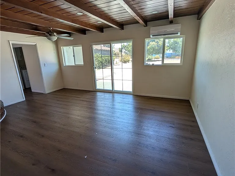 1400 Lynoak Dr — Photo 2