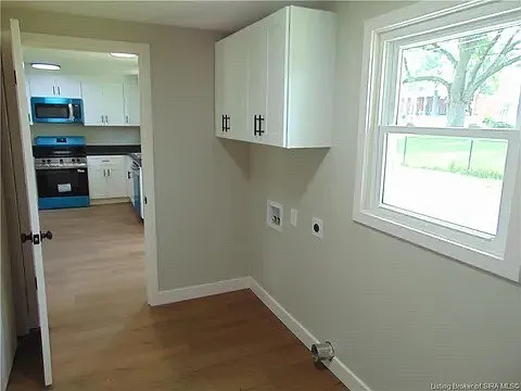 811 Montclair St — Photo 17