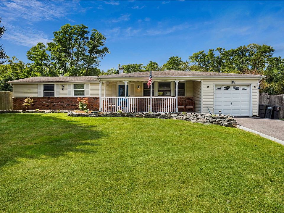 1st image of 28 University Heights Dr