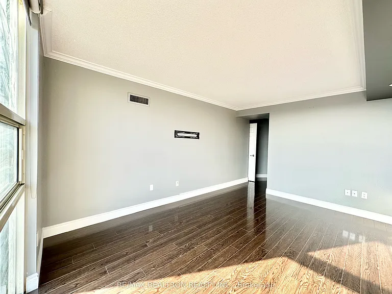 20 Harding Blvd W #711 — Photo 13