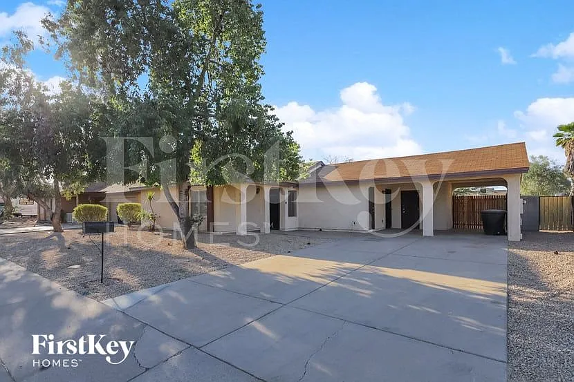 3 bed, 2.0 bath, 1066 sqft, $1,865 — Photo 2
