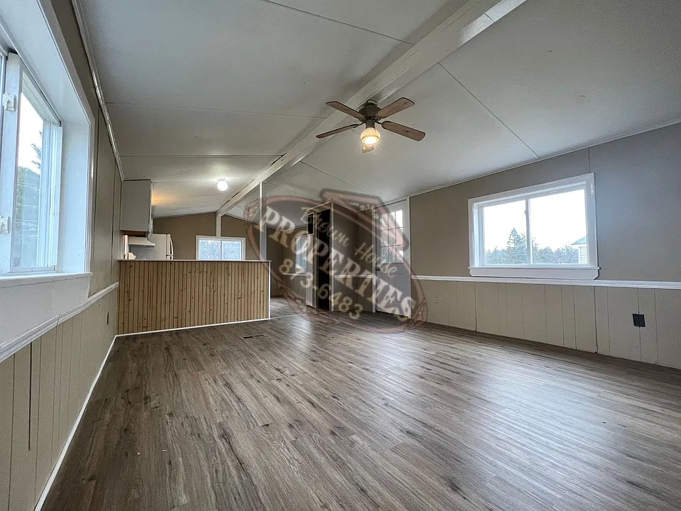 1608 Hill Rd