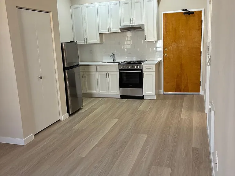 1010 Grant Ave #34 — Photo 1