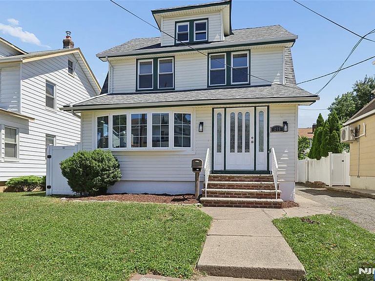 Listing photo 3