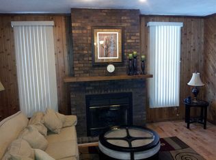 516 Pine Grove Rd, Lakemoor, IL 60051