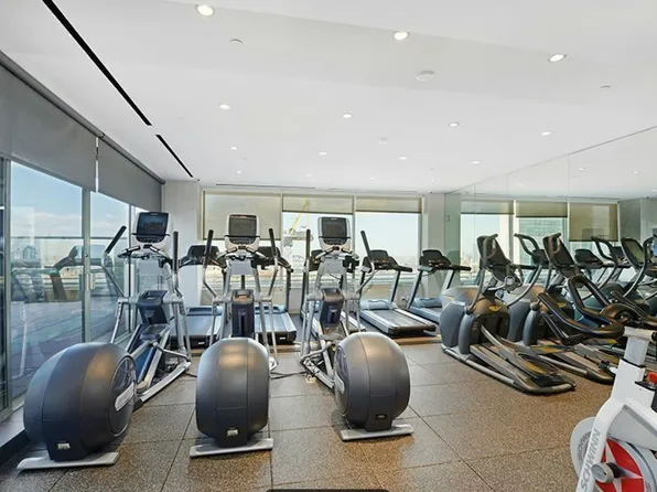 300 East 40th Street image 11 of 16