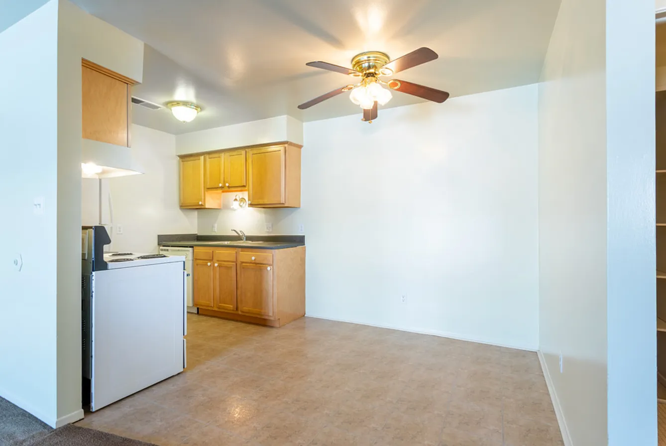 Newport Park Apartments — Photo 4