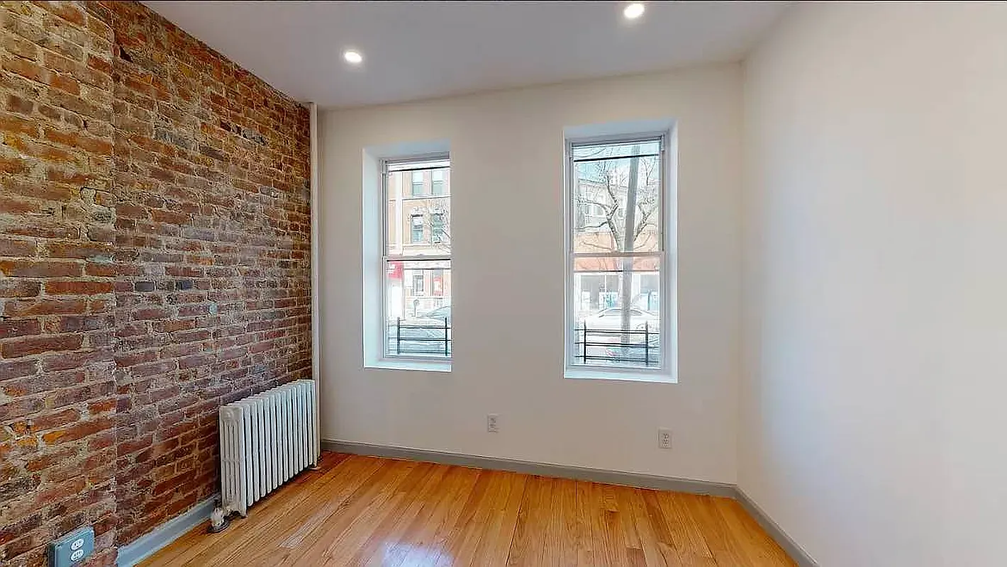 932 Seneca Avenue — Photo 2