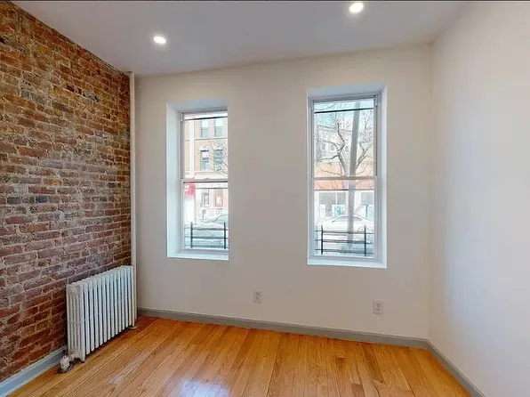 932 Seneca Ave APT 1R, Ridgewood, NY 11385