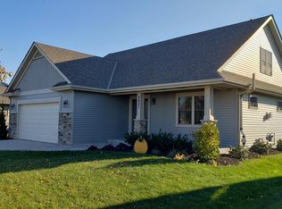 9931 Prairie Crossing Dr, Franksville, WI 53126