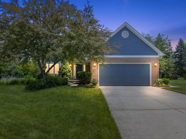 21888 Dunnabeck Ct, Novi, MI 48374