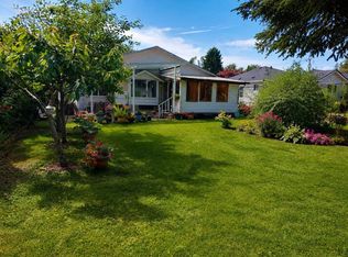 7566 Dunsmuir St, Mission, BC V2V 4B4