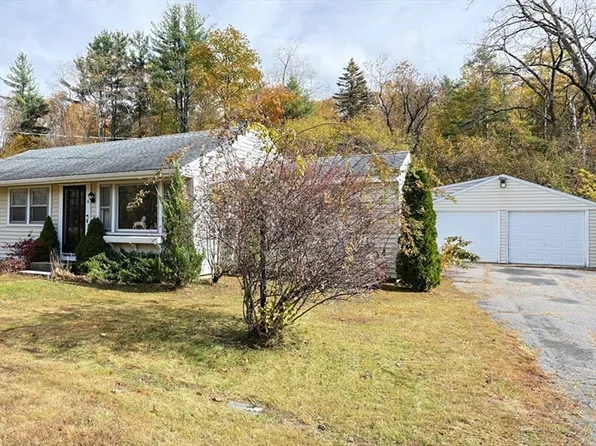 16 E New Lenox Rd, Lenox, MA 01240