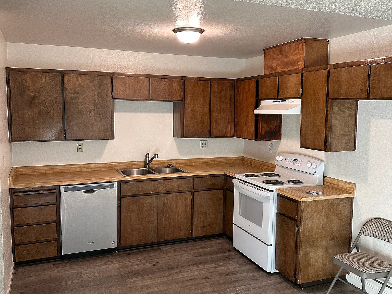 2 bed, 1023 sqft, $1,895 — Photo 3