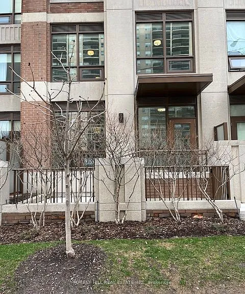 310 Tweedsmuir Ave #Townhouse 2 — Photo 4