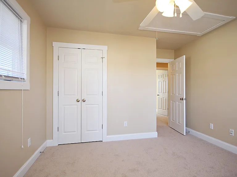 372 Joliet Ct — Photo 11