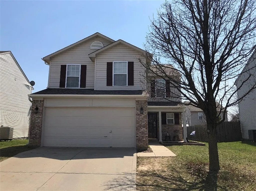 9785 Thomas Ln photo 1