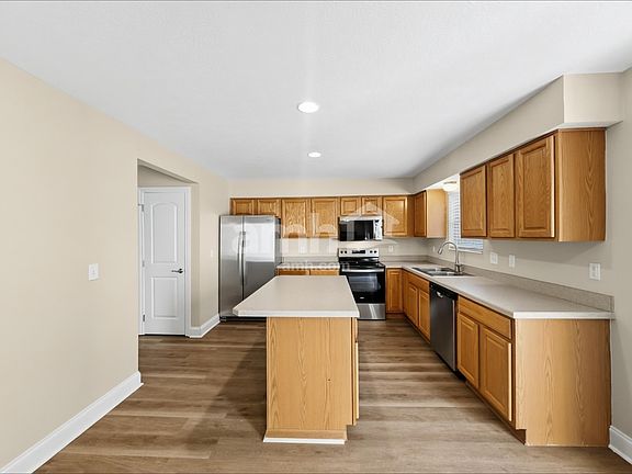 4th image of 516 Longview St